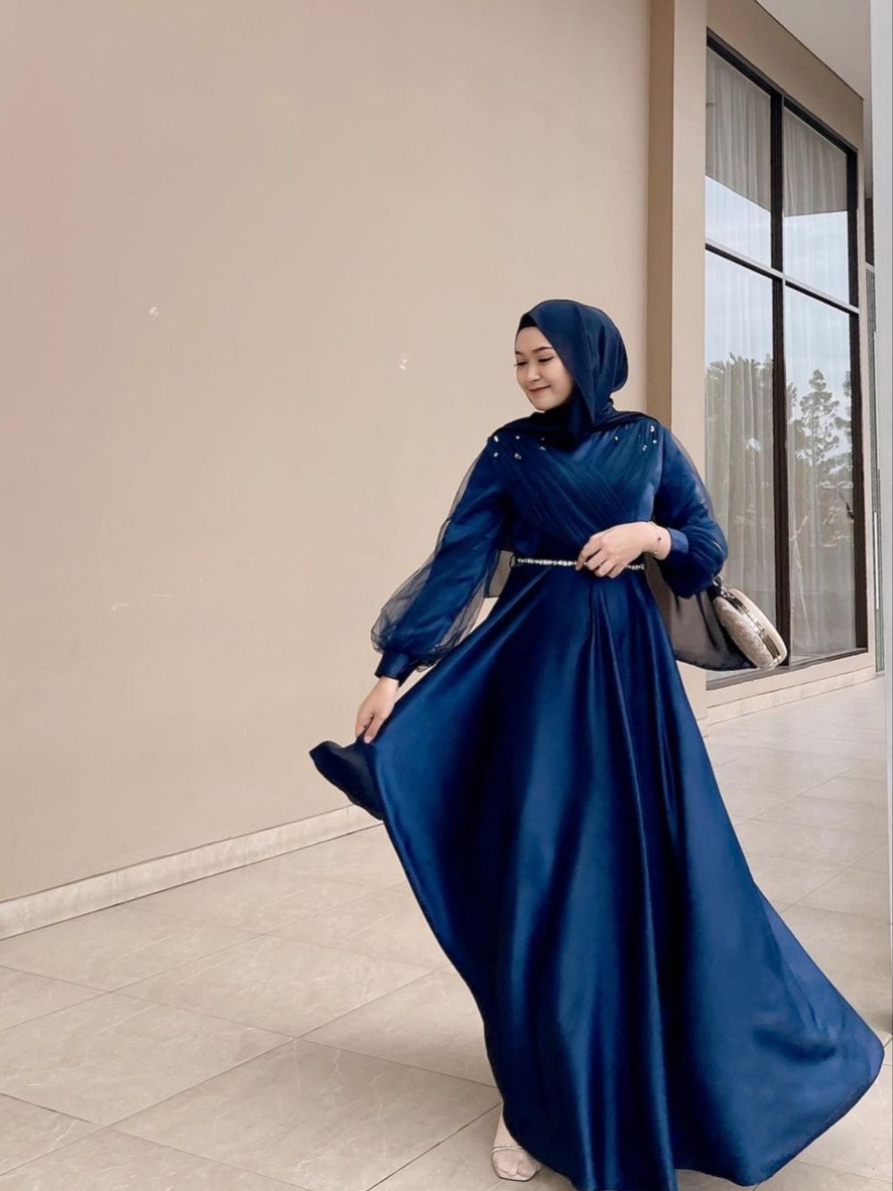 9 Inspirasi Dress Shimmer ala Selebgram Saritiw