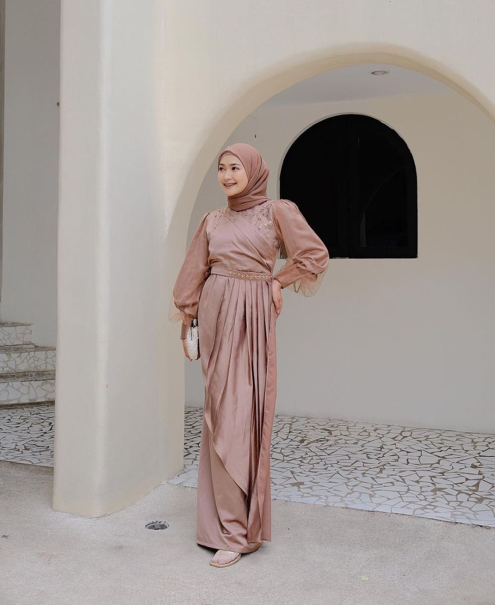 9 Inspirasi Dress Shimmer ala Selebgram Saritiw