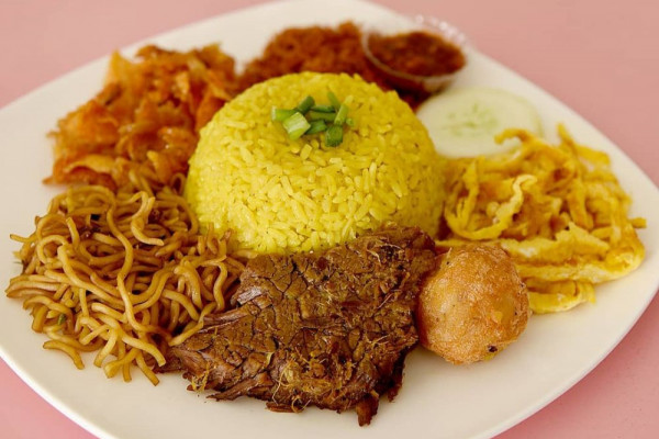 Tempat Makan Nasi Kuning Favorit Di Surabaya