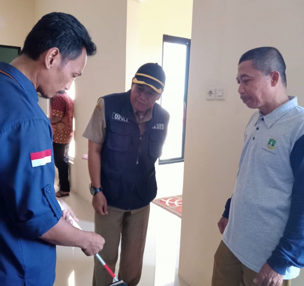 Belasan Penyandang Disabilitas di Tangerang Dapat Alat Bantu