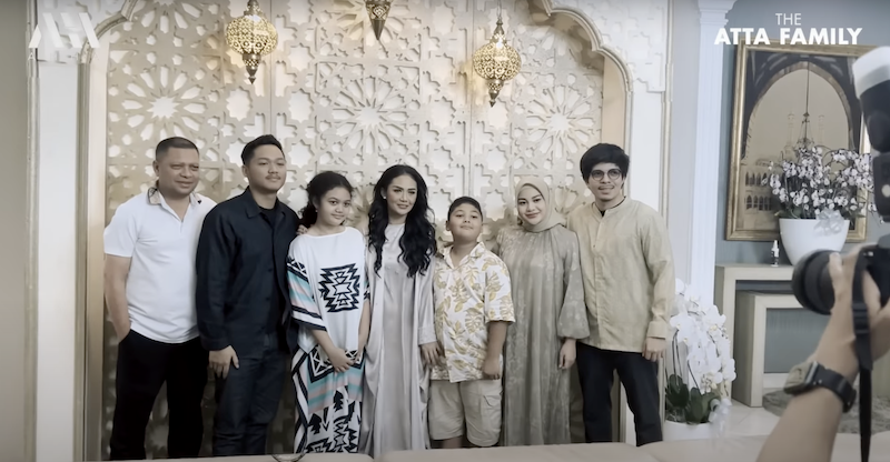 10 Momen Aurel Dan Azriel Bukber Bareng Keluarga Krisdayanti