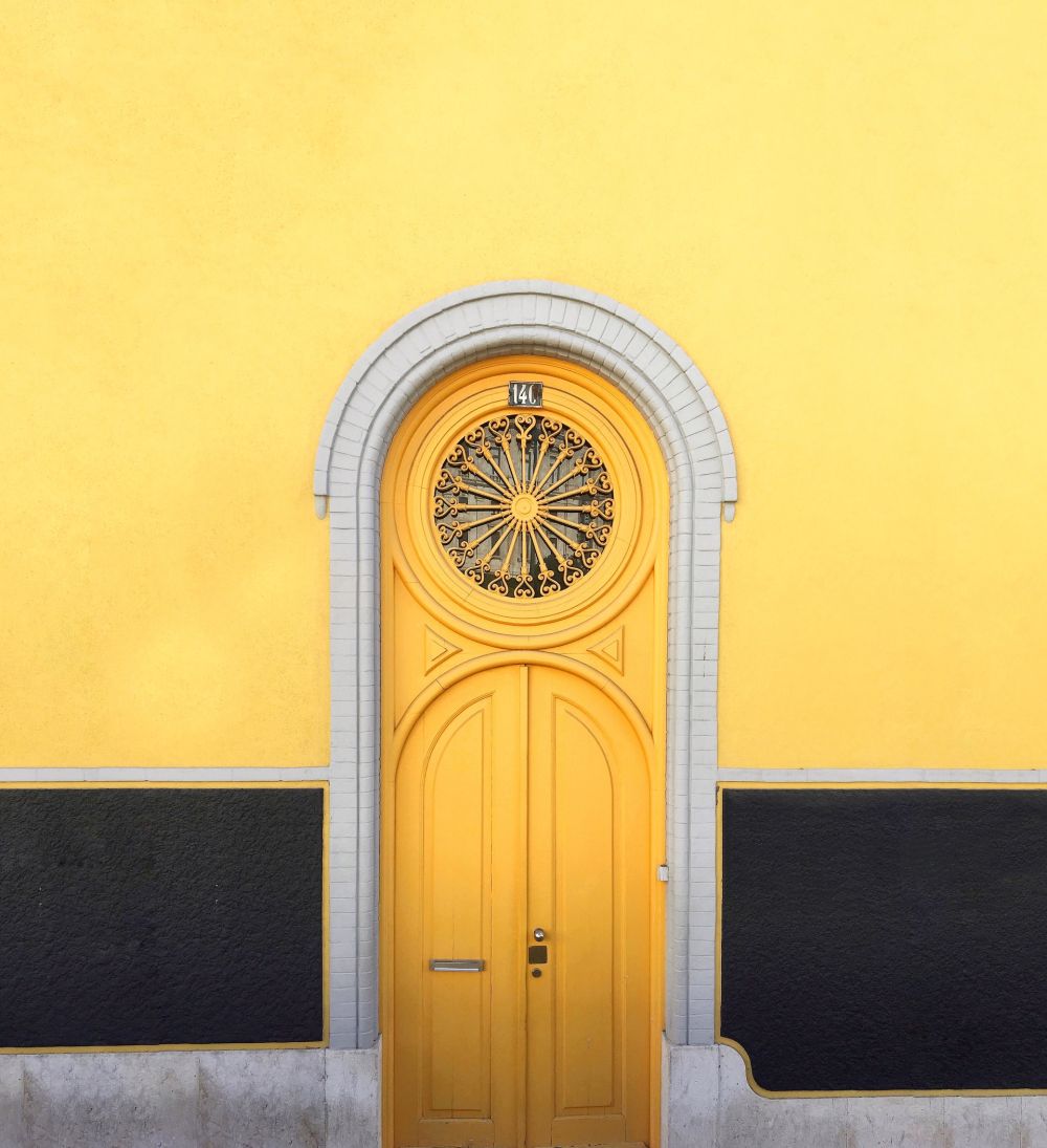 15 Inspirasi Desain Pintu Rumah, Klasik hingga Modern!