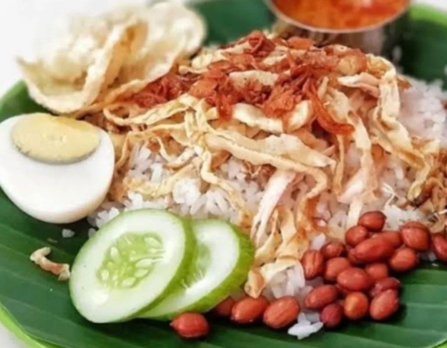 Resep Nasi Gemuk Ayam dan Ikan Teri, Menu Buka Puasa