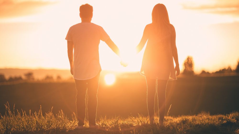 5 Cara Mengatasi Sering Merasa Kesepian meski Sudah Berpacaran