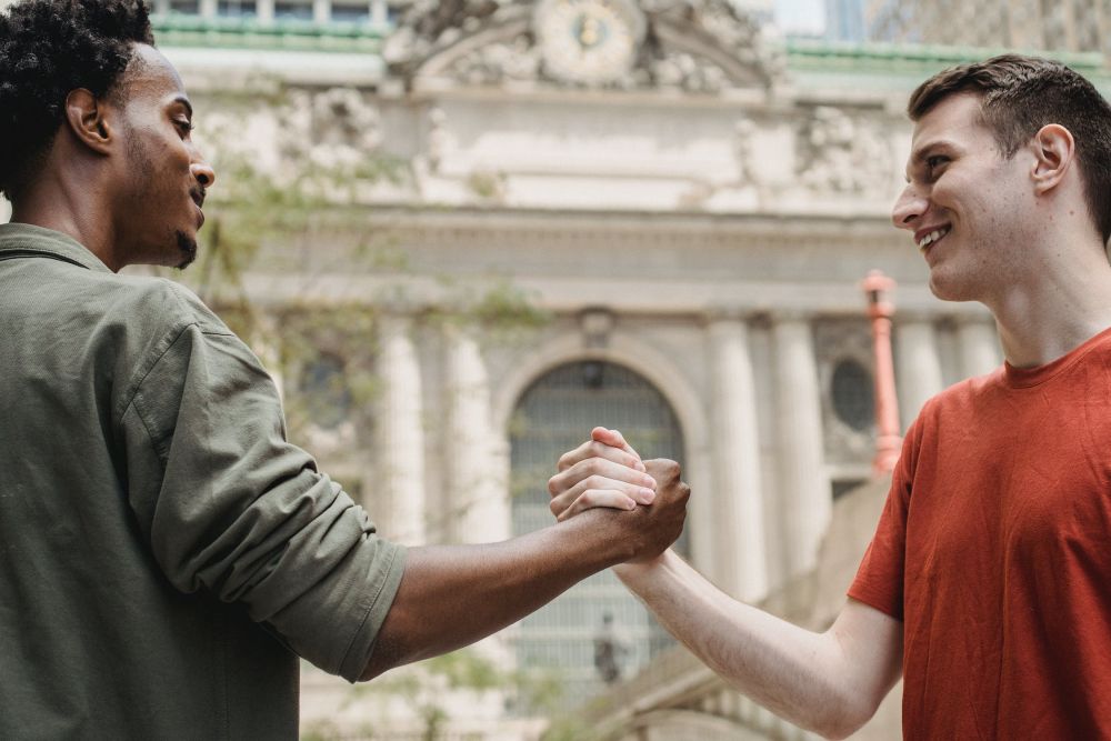 mengatasi kecanggungan saat bertemu orang penting