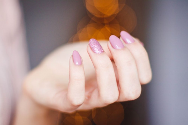 5 Rekomendasi Top Coat Kuku untuk Hasil Kuteks Mengkilap Tahan Lama