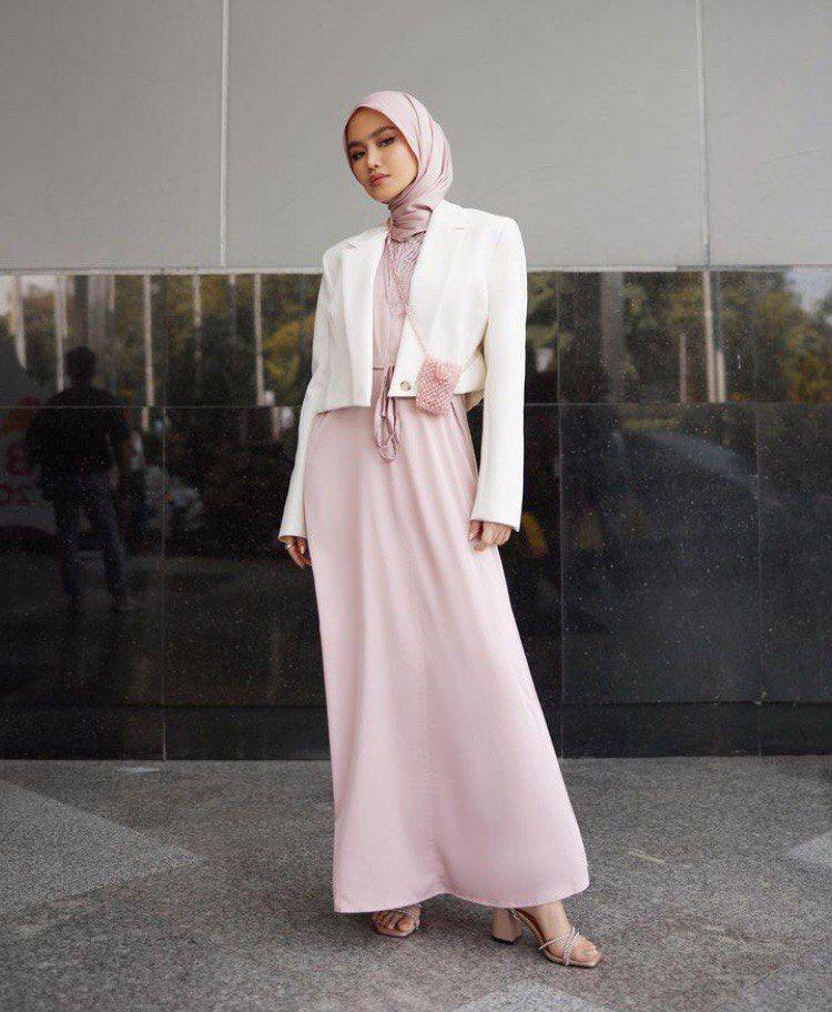 10 Inspirasi Ootd Hijab Buat Silaturahmi Ala Fira Assegaf