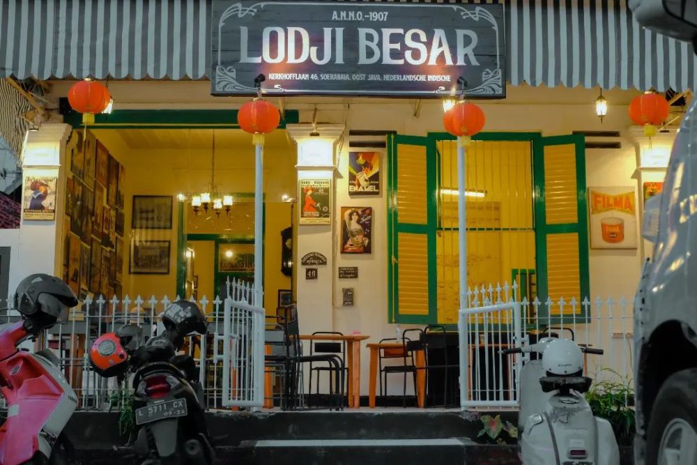 Kedai Kopi Bertema Vintage di Surabaya