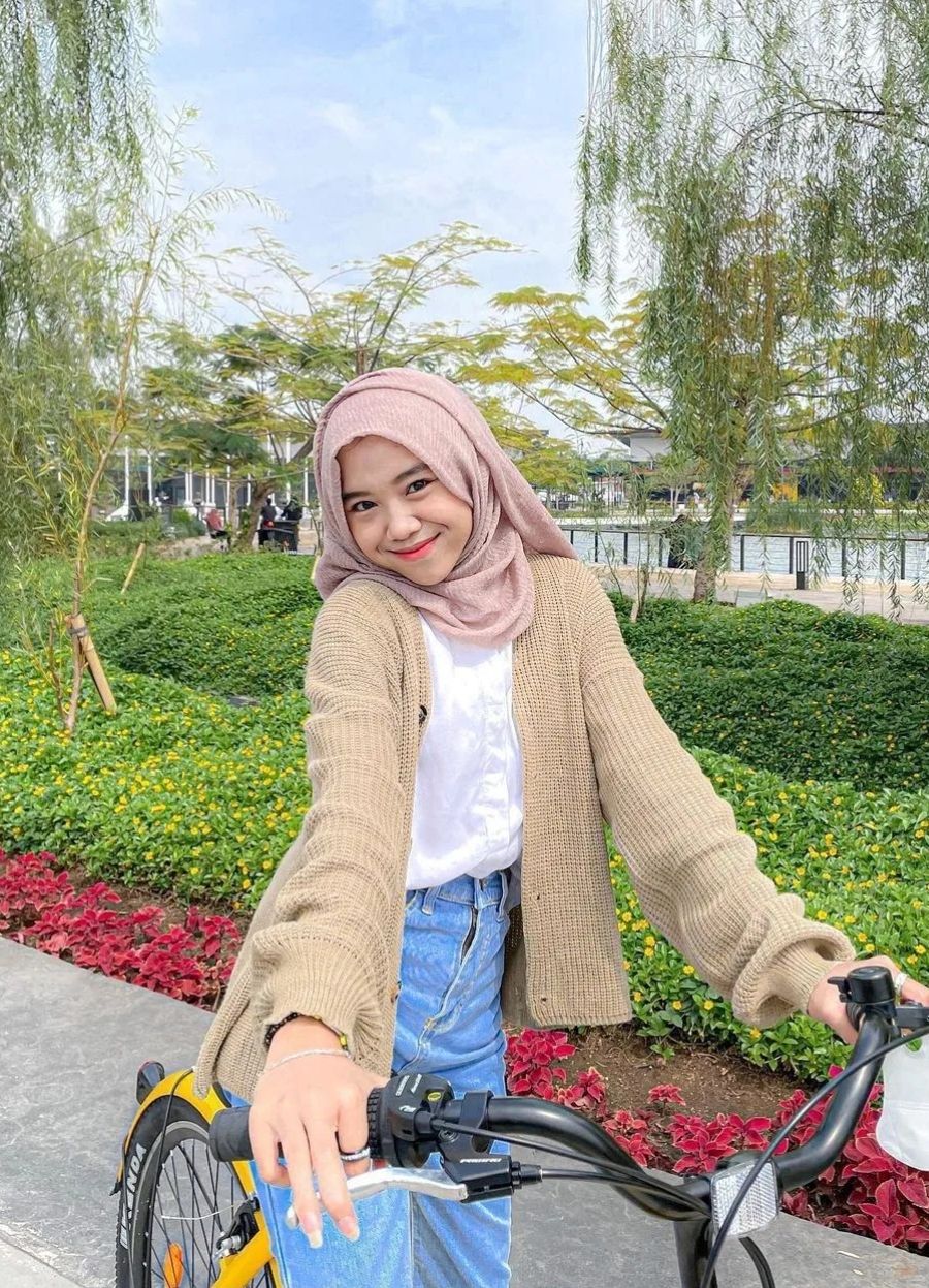 9 Inspirasi Gaya Hijab Modern, Cocok untuk Lebaran!