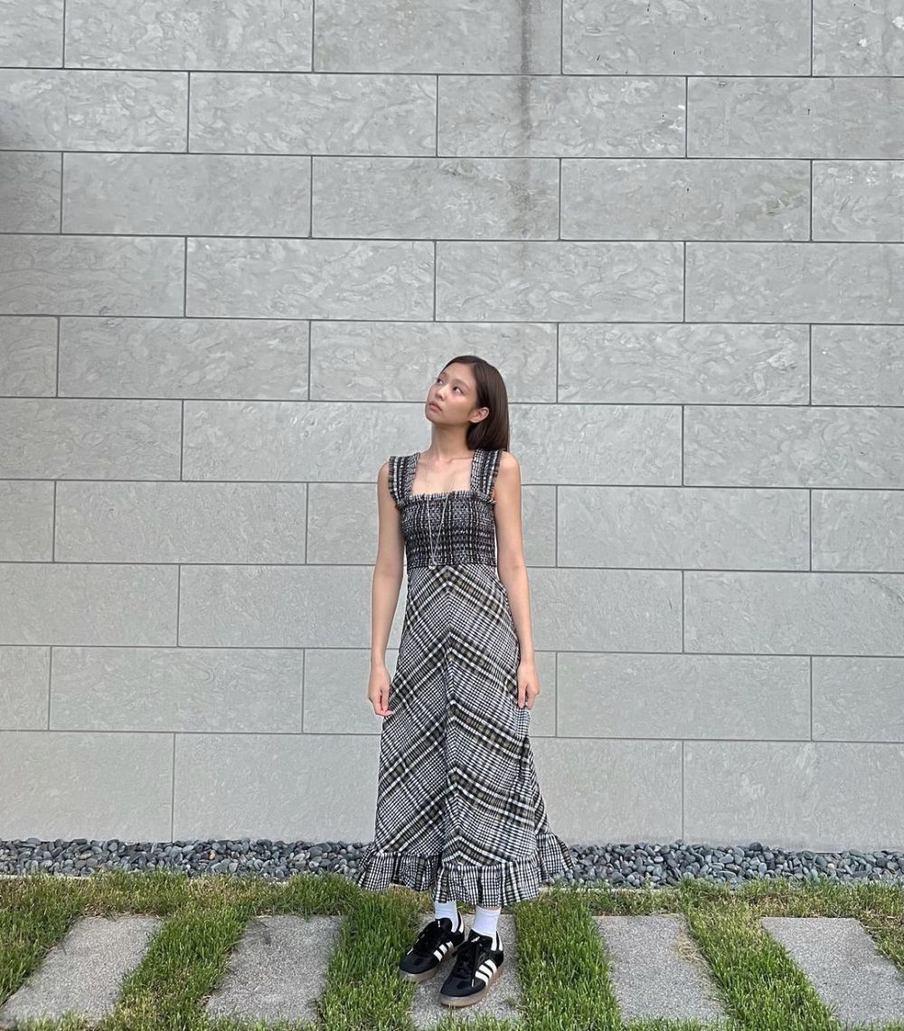 10 Inspirasi Outfit dengan Dress ala Jennie BLACKPINK, Stunning 