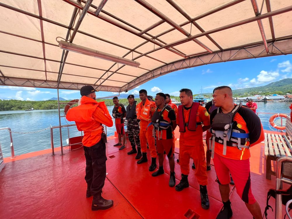 Diduga Mati Mesin, Tim SAR Cari Kapal Pengangkut Pemudik di Sikka NTT