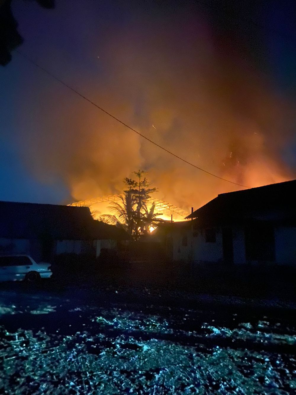 Wahana Wisata Edukasi Kampung Coklat di Blitar Terbakar