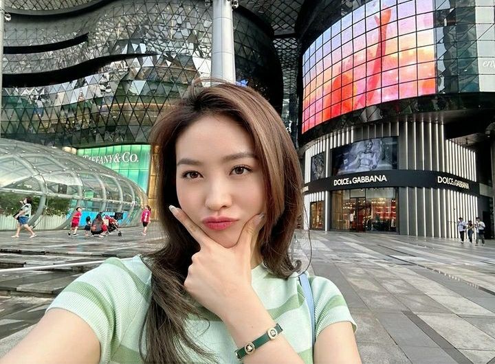 10 Potret Natasha Wilona Liburan di Singapura hingga Penang, Stylish