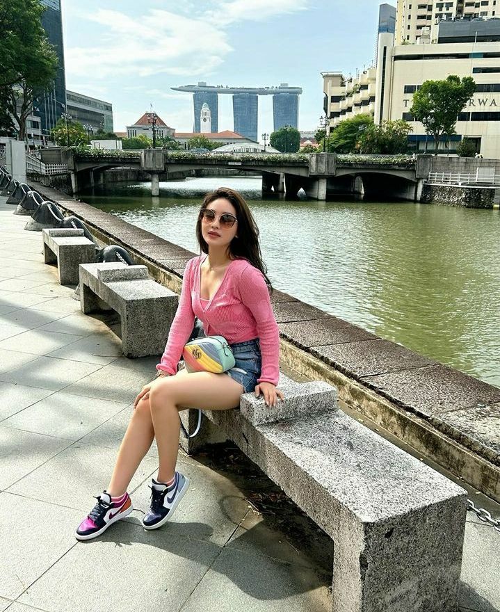 10 Potret Natasha Wilona Liburan di Singapura hingga Penang, Stylish