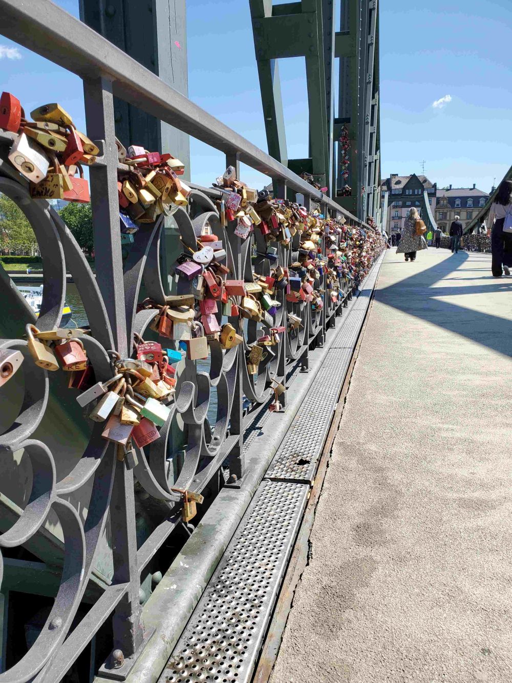 9 Potret Hal Unik di Frankfurt, Kota Indah di Jerman