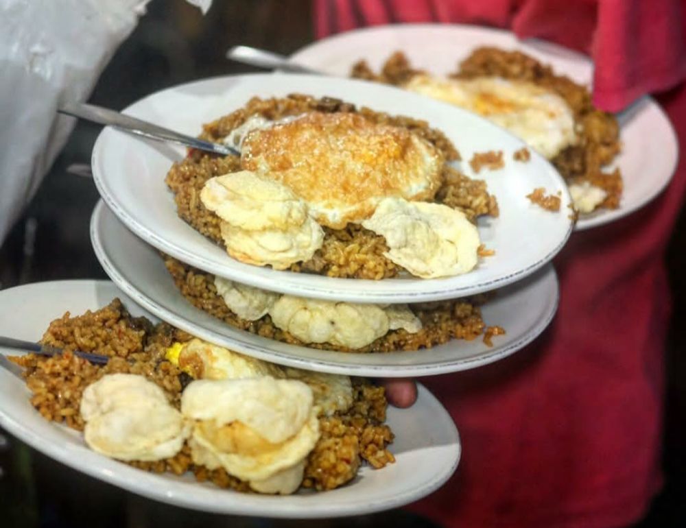 5 Tempat Makan Nasi Goreng Di Jogja, Antreannya Panjang!