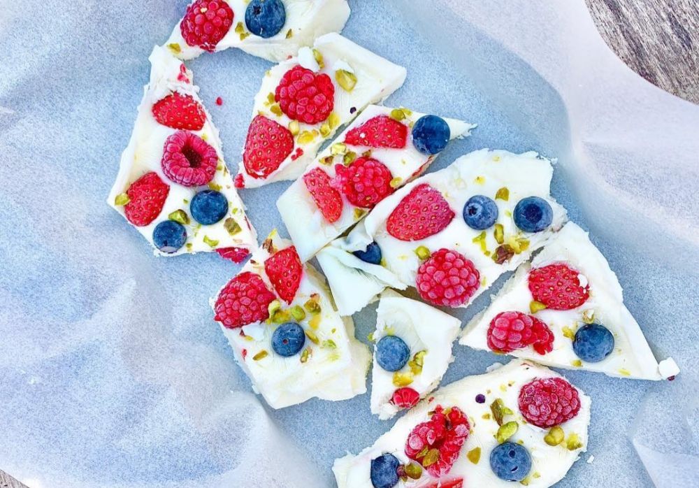 Resep Fruit Yogurt Bark, Camilan Sehat Bikin Ketagihan! 