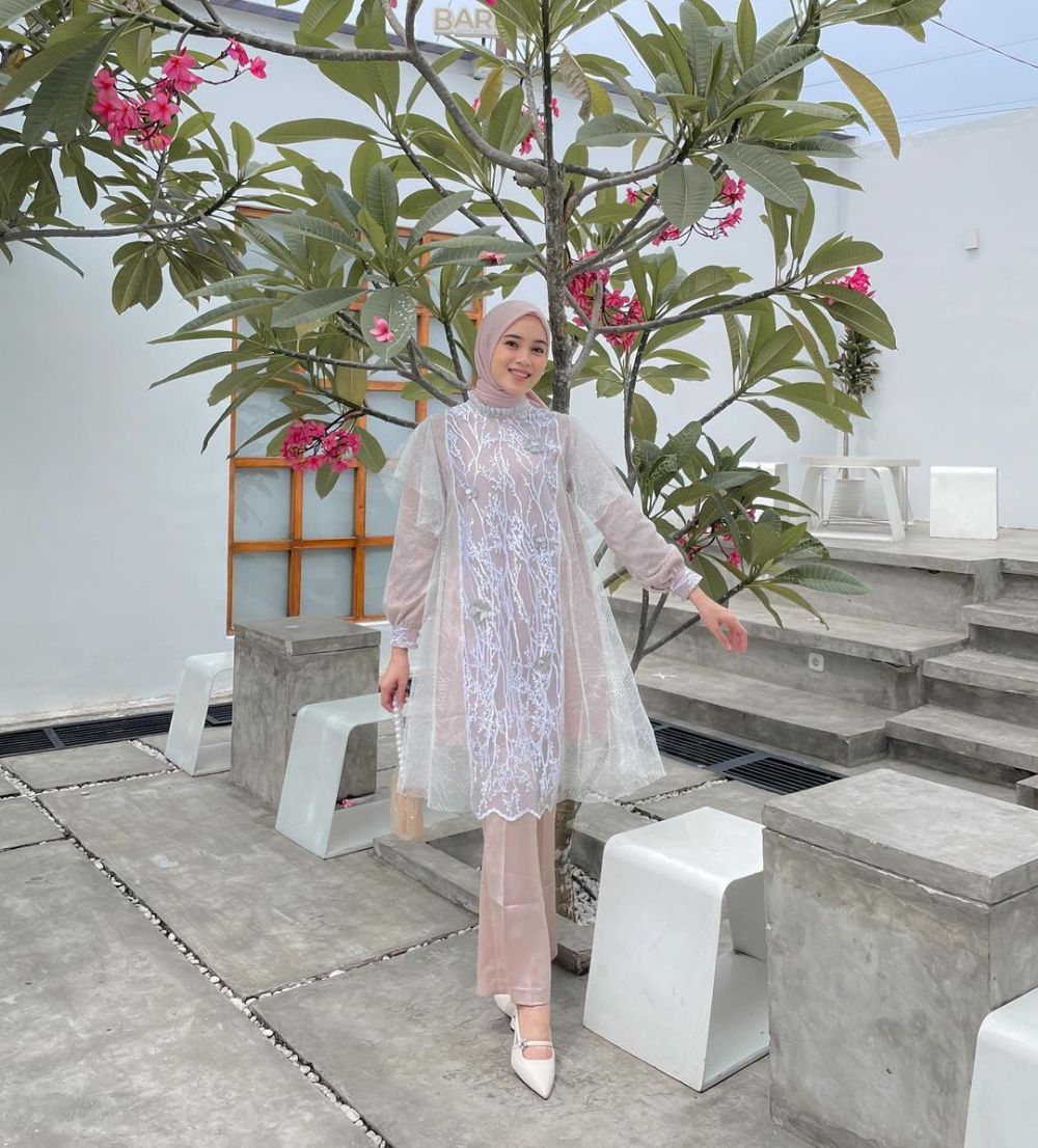 8 Gaya Kondangan Hijab Pakai Celana, Nyaman Dan Stunning