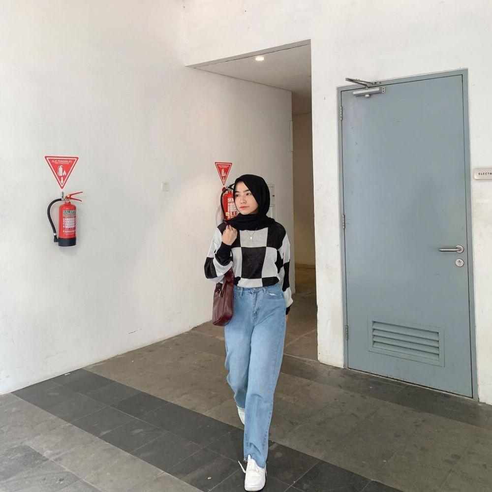 9 Ide OOTD Simpel Kasual ala Zakia Henjèl untuk Daily Outfit