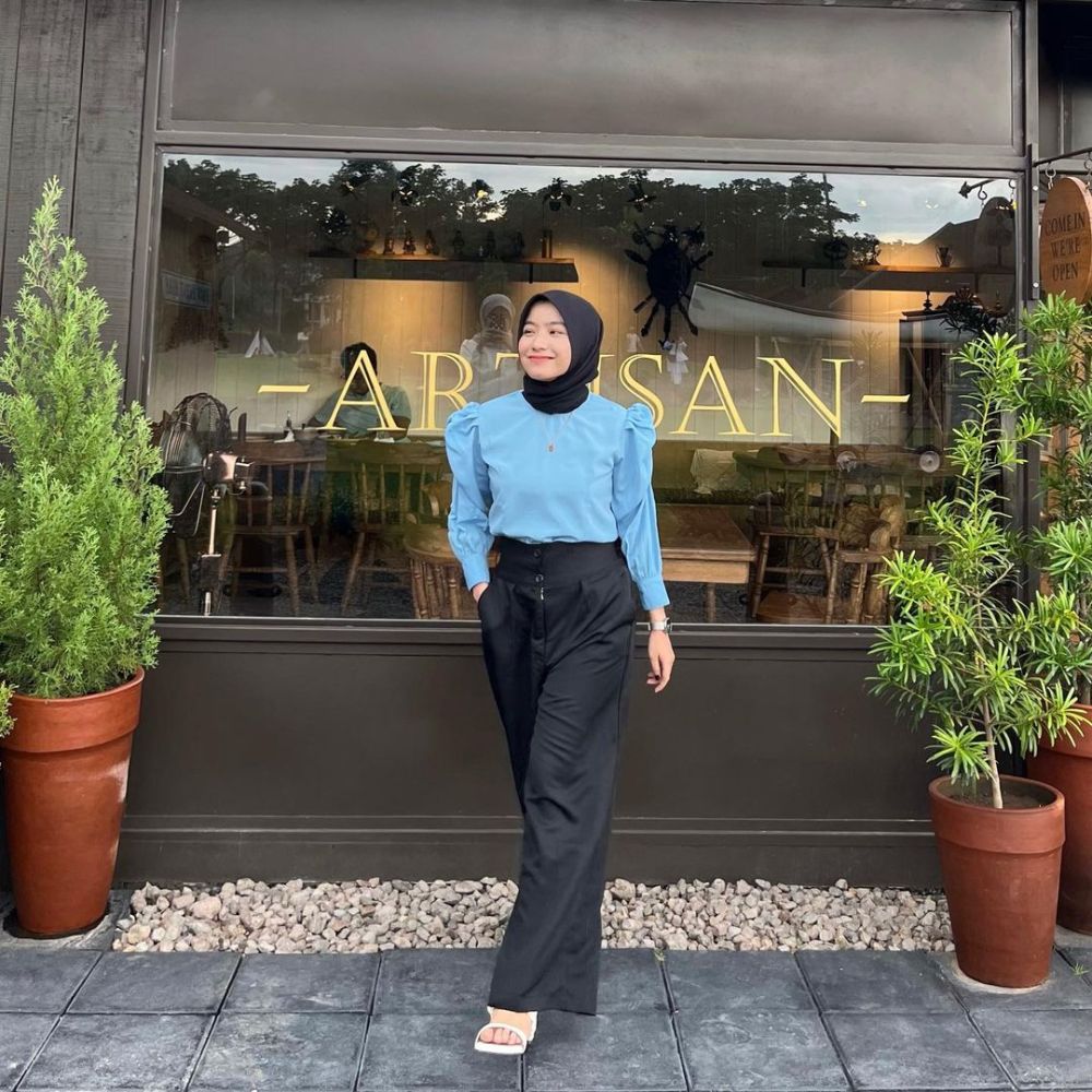 9 Ide OOTD Simpel Kasual ala Zakia Henjèl untuk Daily Outfit