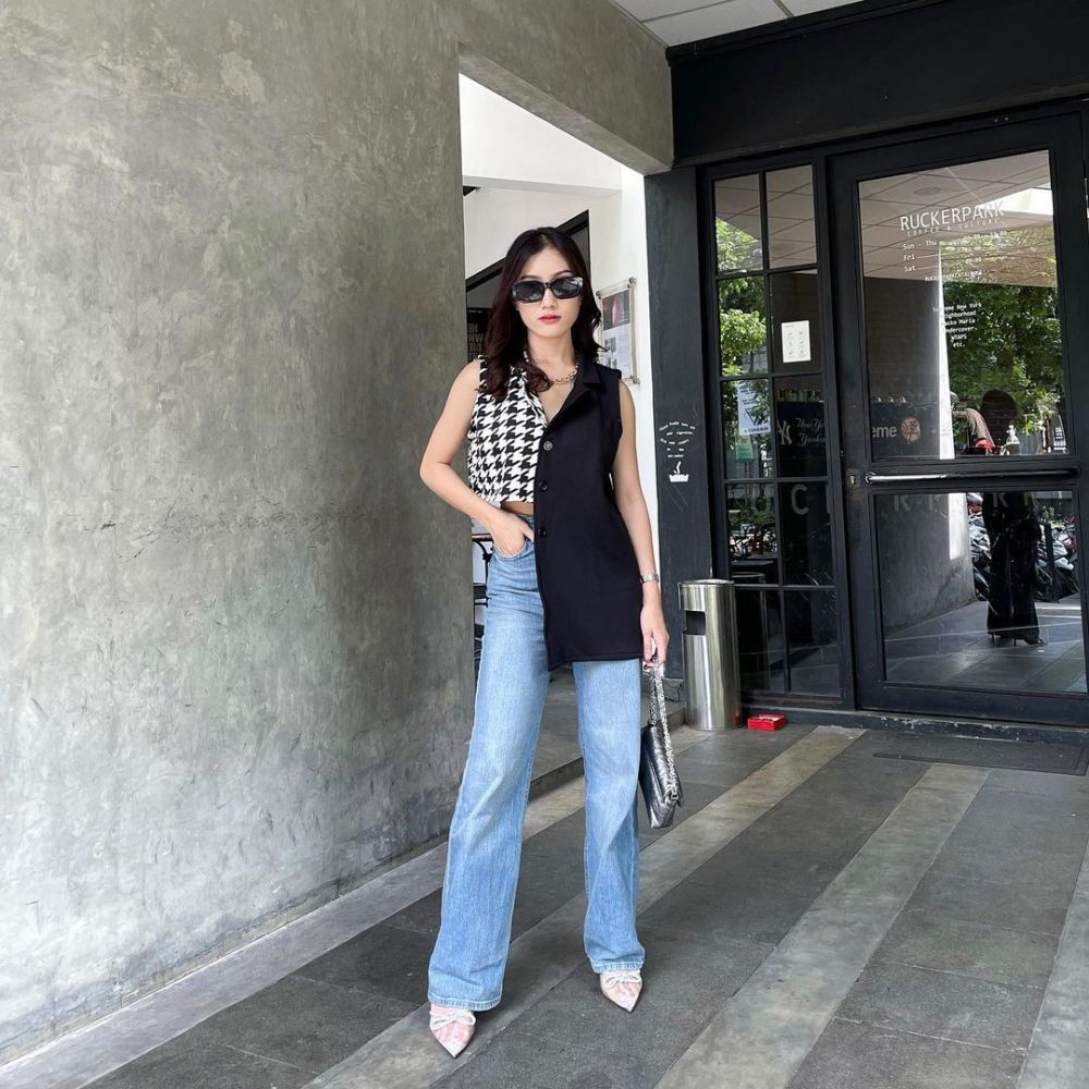 12 Inspirasi Daily Outfit Celana Jeans Ala Nazwa Adinda