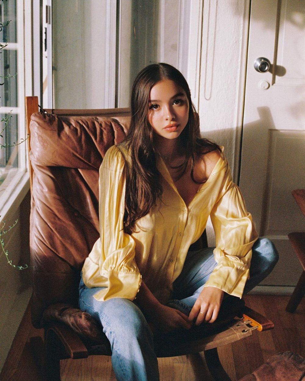 9 Potret Sophie Mudd, Selebgram yang Main di Serial The Idol(04)