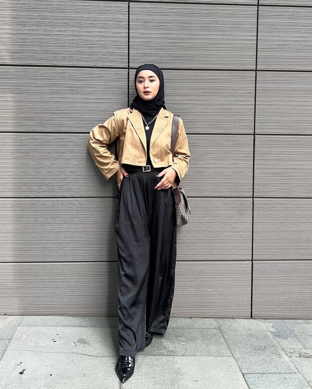 9 Ide OOTD Hijab untuk Interview Kerja, Tampil Smart Casual!  