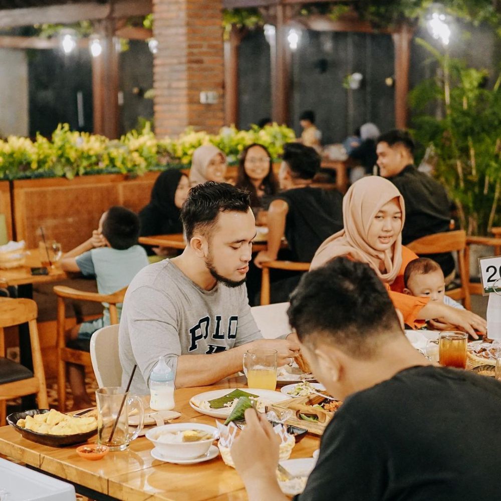 7 Rumah Makan Dekat Bandara Juanda: Lokasi dan Jam Buka