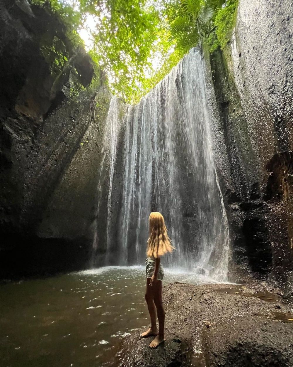 7 Tempat yang Dikunjungi Hyoyeon di Bali, Makan Kangkung