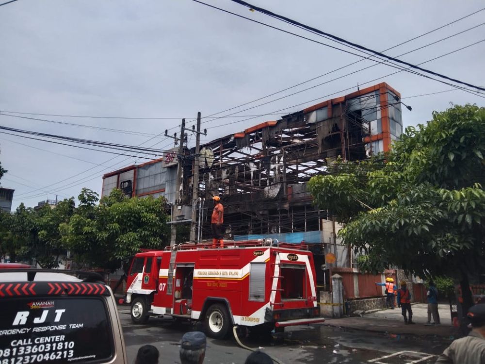 Kebakaran Malang Plaza karena Korslet, Pedagang Pasrah