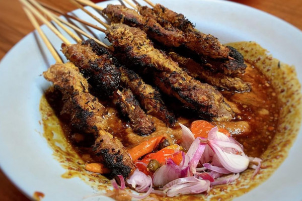 3 Tempat Makan Sate Klopo di Surabaya, Terkenal Legendaris!