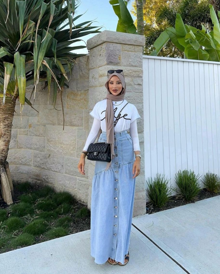 11 Referensi Outfit Hijab ala Kishama Meridian, Unik nan Estetik!