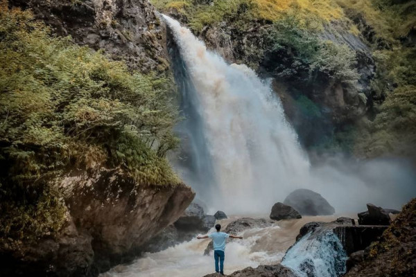 5 Curug Terpopuler di Garut Tahun 2023, Pemandangannya Memikat!