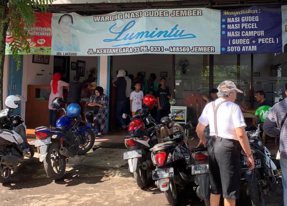 5 Tempat Makan Nasi Gudeg di Sekitar Alun-alun Jember