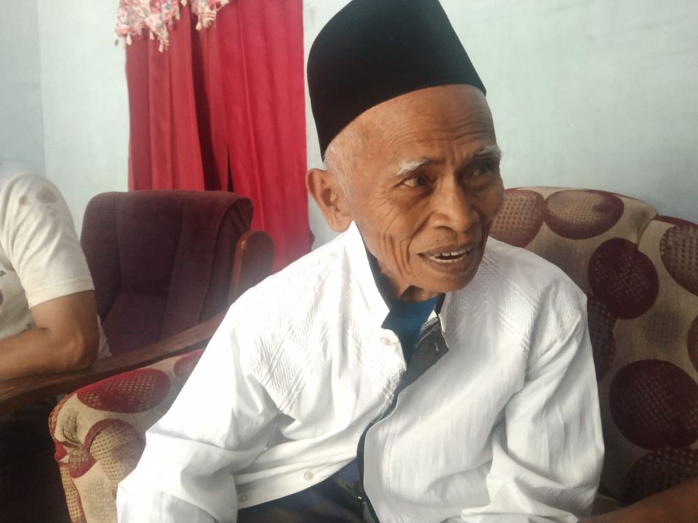 38 Tahun Bermimpi Pergi Haji, CJH Tertua di Malang Akhirnya Berangkat