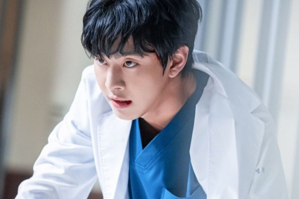 7 Situasi Berbahaya Dialami Seo Woo Jin di Dr. Romantic 3, Mencekam!