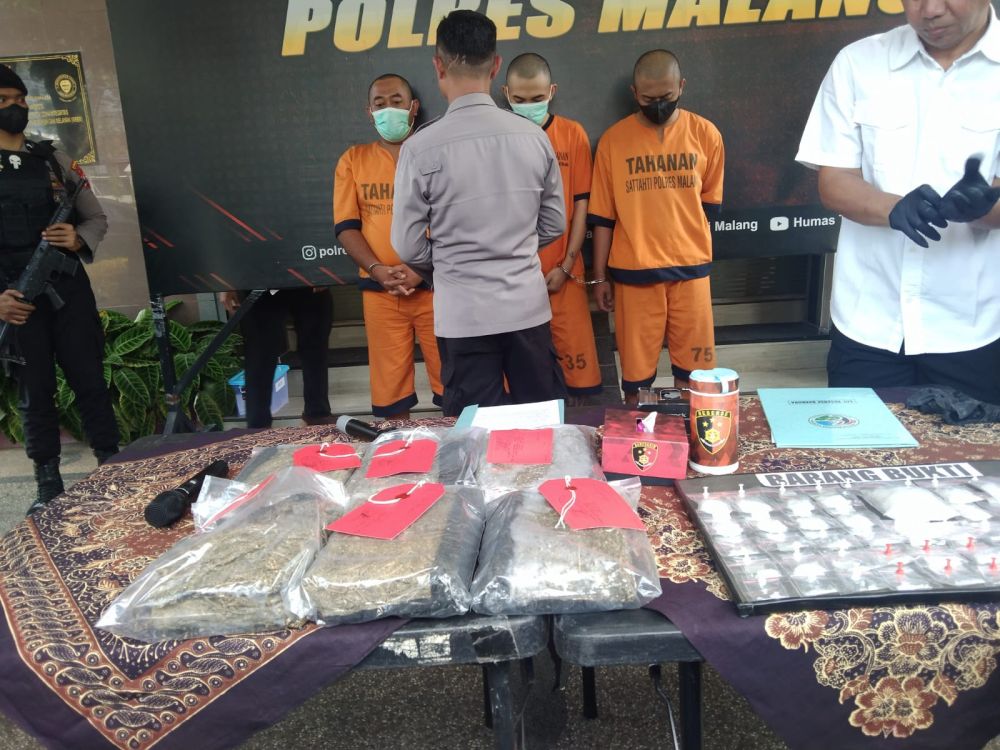 6,5 Kilogram Ganja Disita Polisi dari 3 Orang Pengedar di Malang
