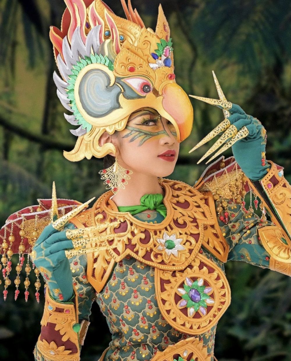 7 Potret Kostum Tradisional Puteri Indonesia Bali 2023