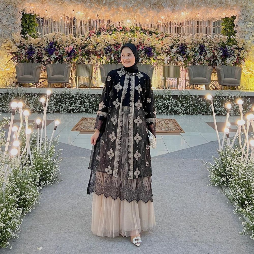 10 Inspirasi Outfit Kondangan Hijab Yang Anggun Nan Elegan