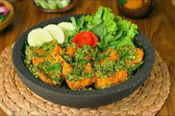Resep Tempe Penyet Cabai Hijau, Rasa Pedasnya Bikin Nagih