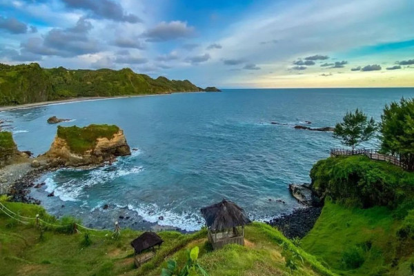 10 Pantai Terpopuler di Kebumen, Wisata Keren Cocok Untuk Healing