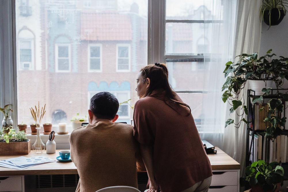 5 Cara Mengatasi Rasa Bosan Pasangan Terlihat Cuek