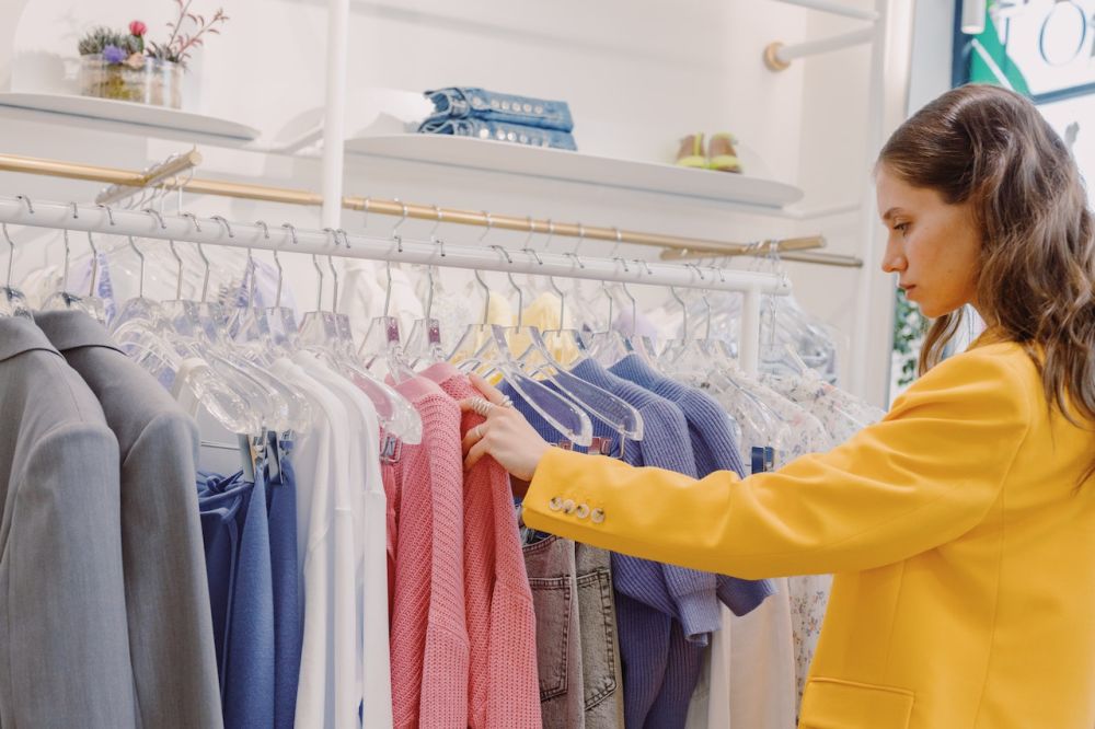 Cara Menata Wardrobe Agar Lebih Minimalis dan Fungsional