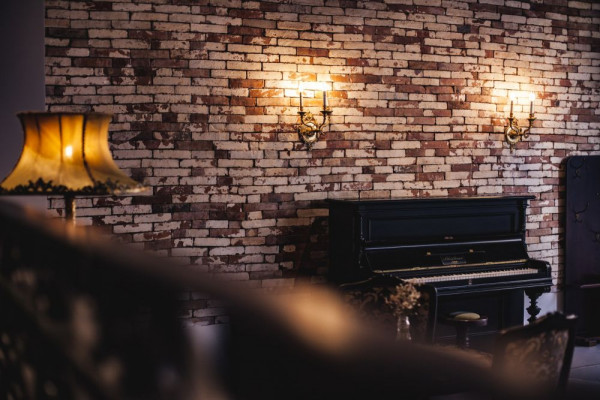 5 Inspirasi Penataan Piano di Rumah, Gak Bikin Sempit!
