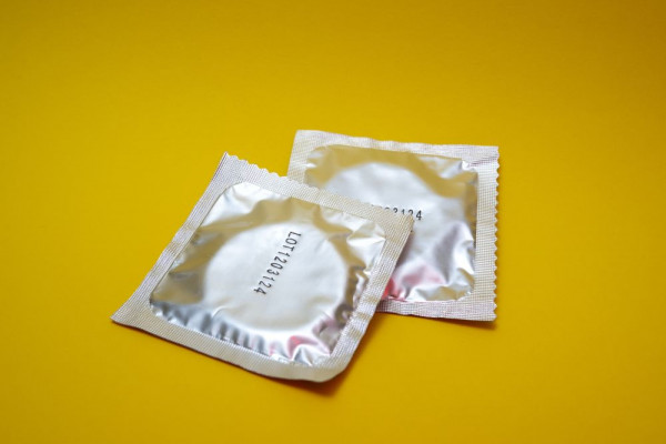 3 Risiko Menggunakan Kondom Kedaluwarsa, Bahaya!