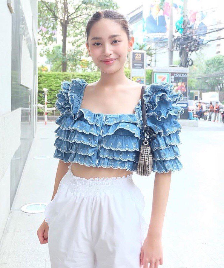 9 Inspirasi Outfit Fashionable ala Fah Yongwaree, Cocok buat Ngedate! 