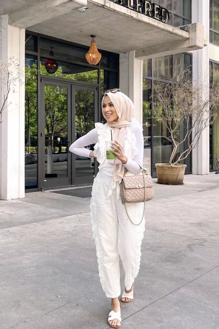 12 Inspirasi OOTD Hijab Bernuansa Nude ala Jaserah, Soft dan Classy!