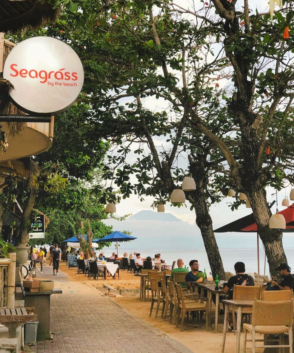 8 Resto di Pinggir Pantai Sanur, Nongkrong Sambil Healing