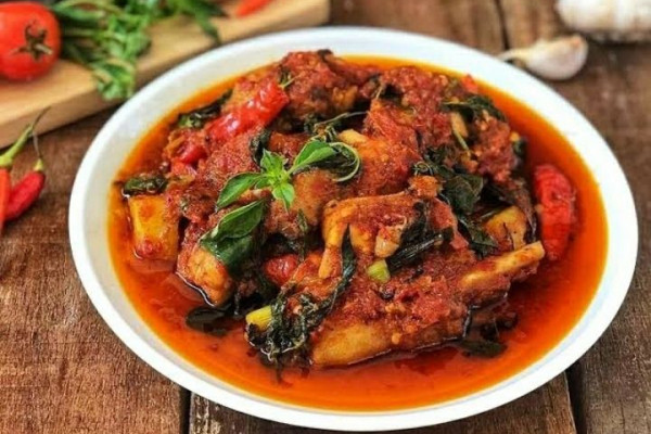 Resep Ayam Woku Manado Sederhana, Pedasnya Bikin Nagih!