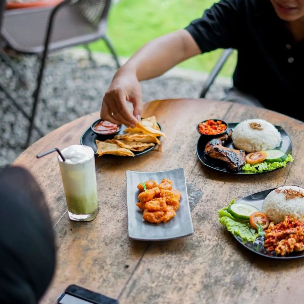 5 Rekomendasi Tempat Makan Murah Dekat UMY, Harga Rp10 Ribuan